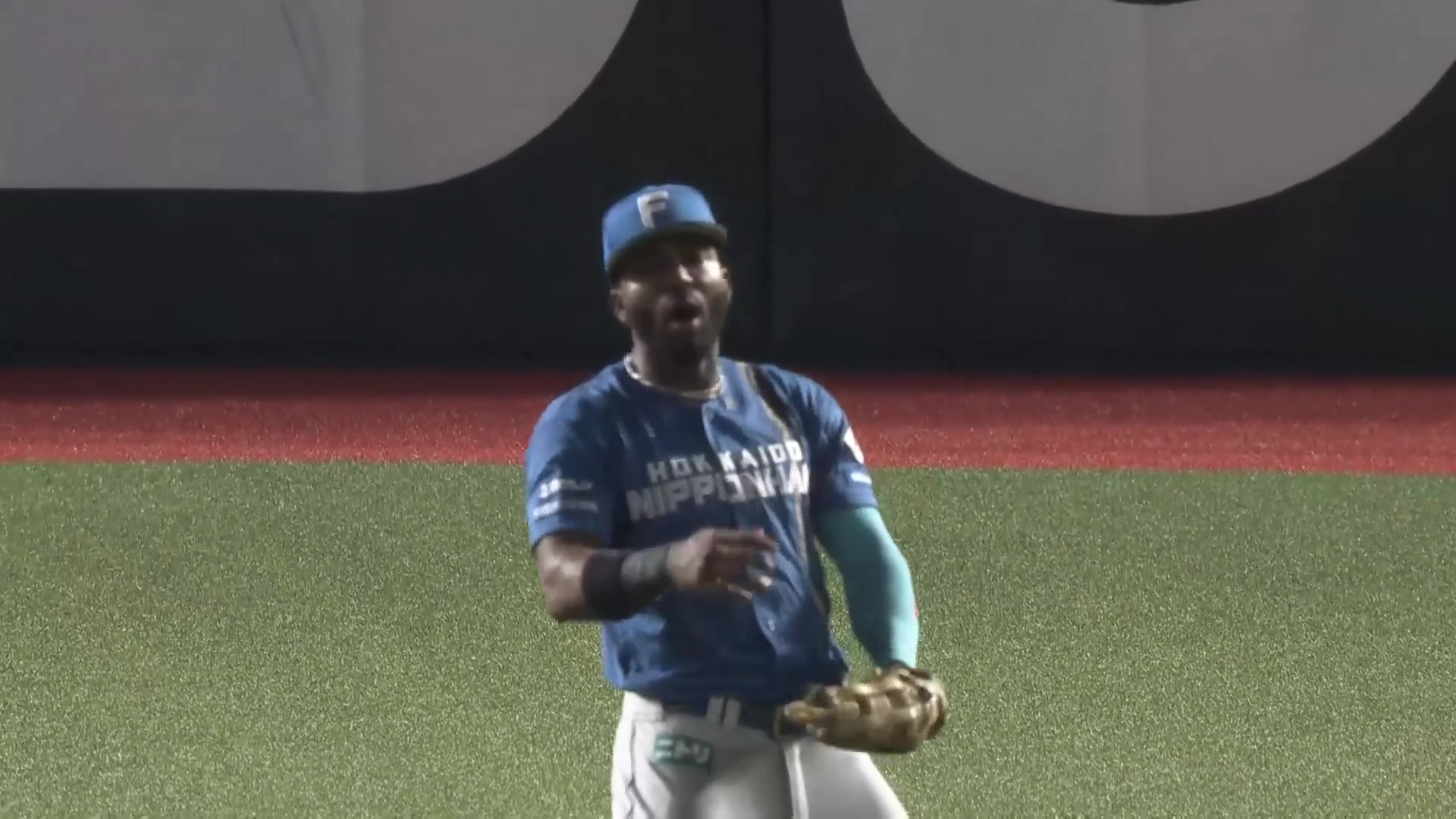 【2回裏】これぞプロの守備!! ファイターズ・カストロ 完璧なダイビングキャッチでアウトを奪う!! 2026年5月23日 福岡ソフトバンクホークス 対 北海道日本ハムファイターズ
