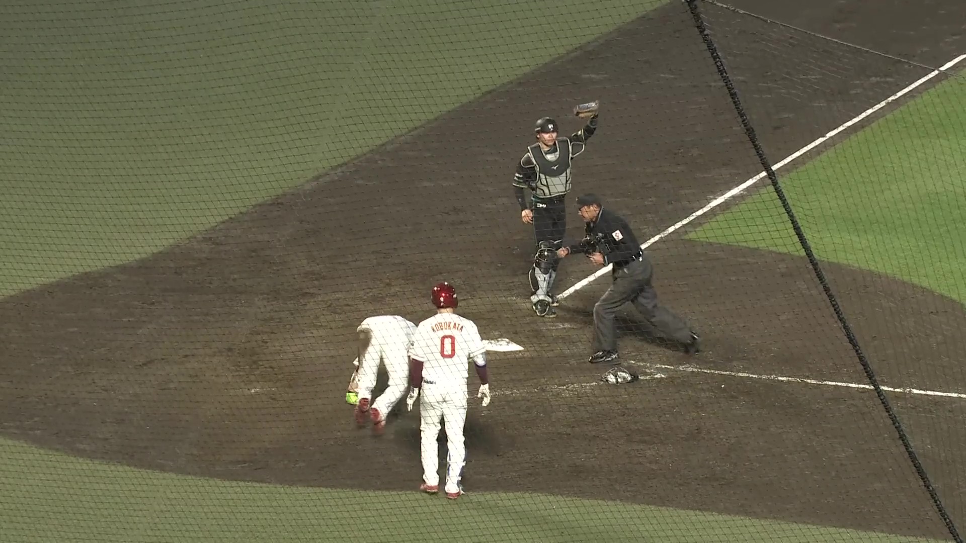 【4回裏】ミスを取り返す!! ファイターズ・水谷瞬 素早いチャージから正確な送球で追加点を阻止!! 2026年4月7日 東北楽天ゴールデンイーグルス 対 北海道日本ハムファイターズ