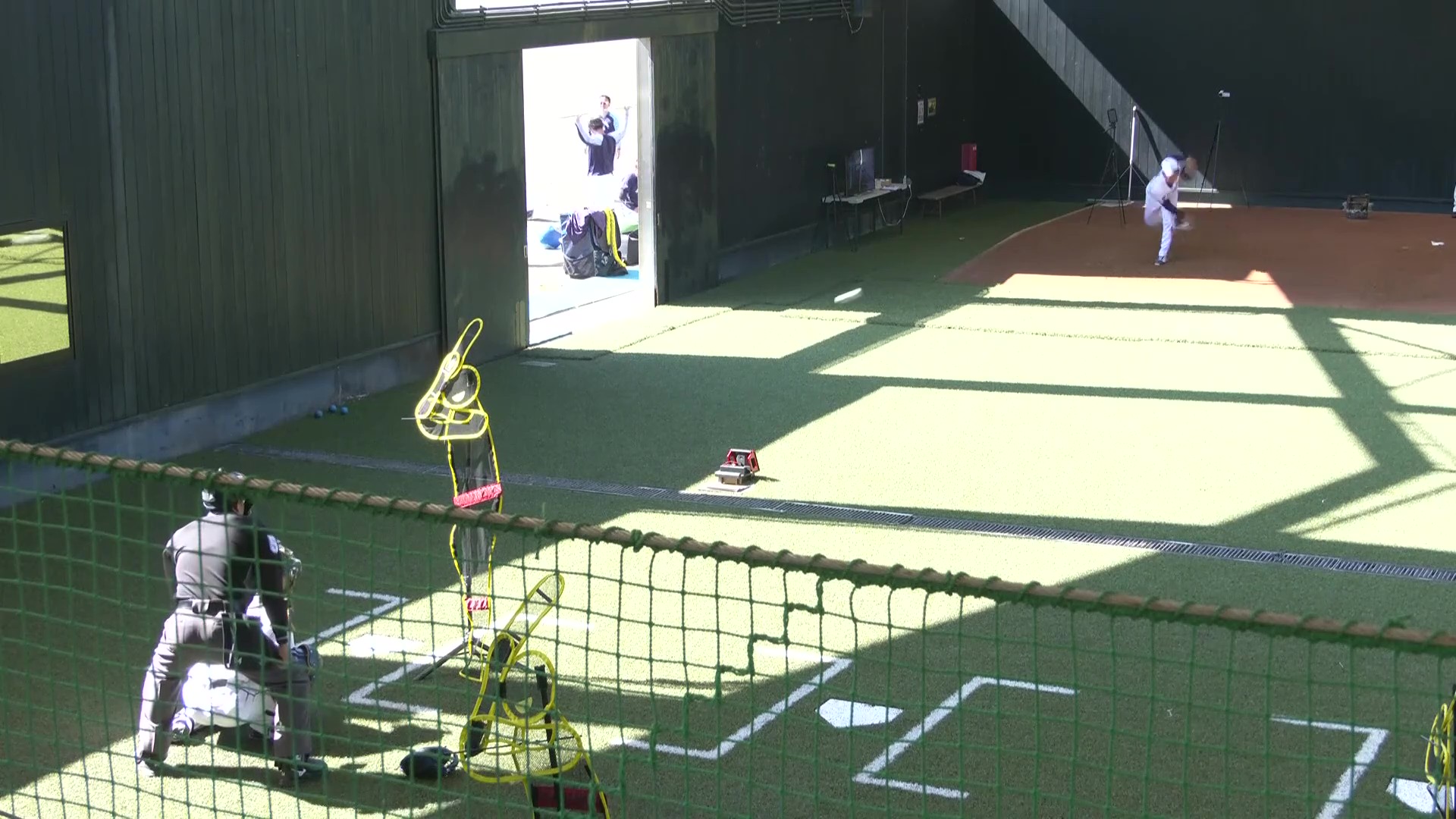 【春季キャンプ】ライオンズ・與座海人 バッターボックスにダミーくんを立たせてブルペンで熱投!! 2026年2月21日 埼玉西武ライオンズ