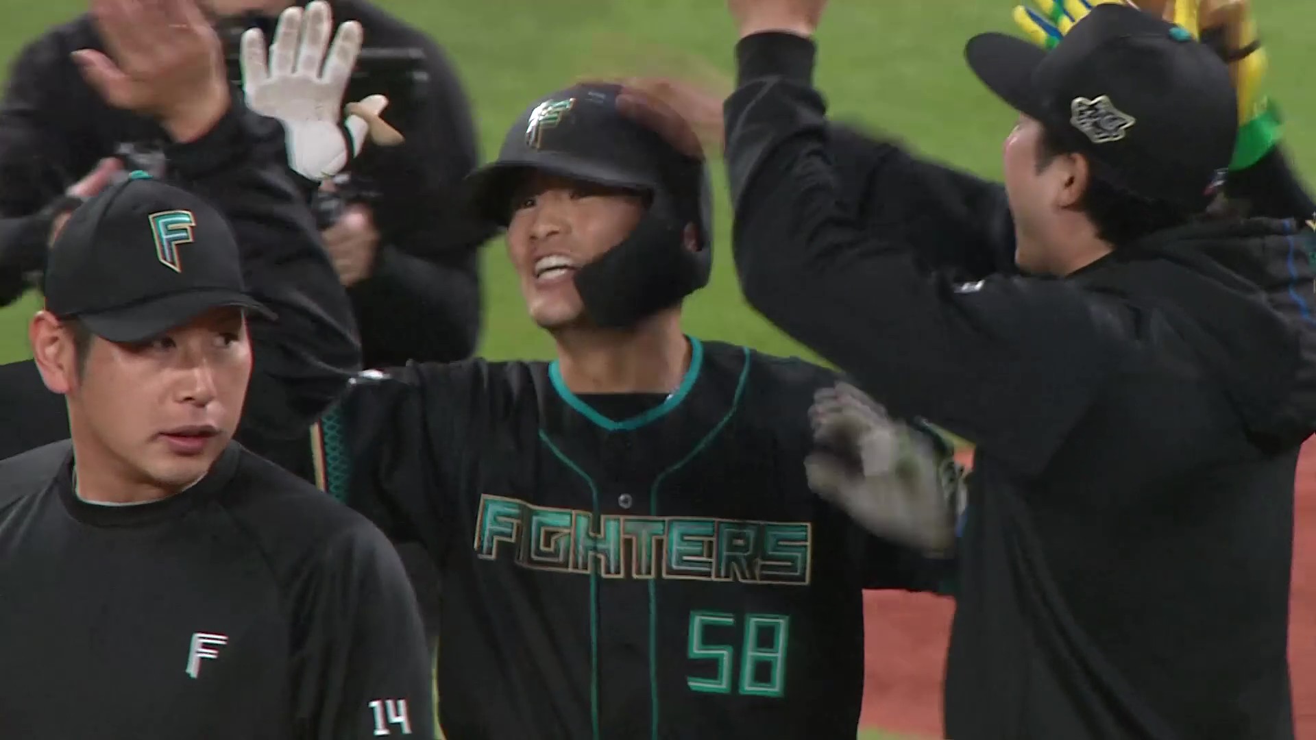 【10回裏】お祭り男が決めた!! ファイターズ・奈良間大己 レフト線へのタイムリーで今季初サヨナラ勝利!! 2026年4月22日 北海道日本ハムファイターズ 対 東北楽天ゴールデンイーグルス