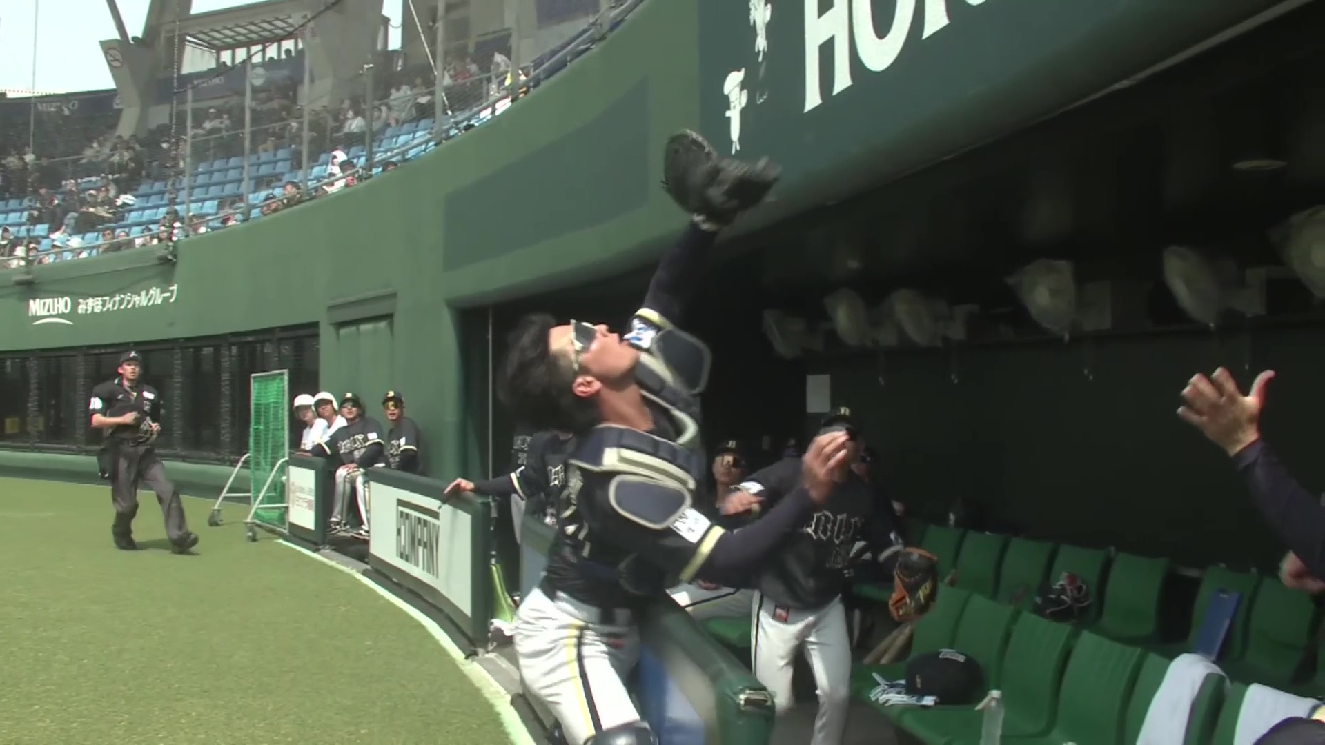 【ファーム】バファローズ・村上喬一朗 ベンチ前のファウルフライをナイスキャッチ!! 2026年3月28日 福岡ソフトバンクホークス 対 オリックス・バファローズ