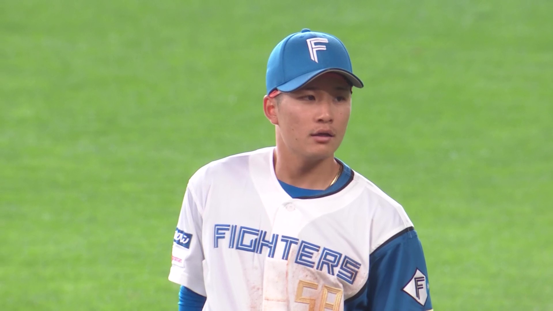 【1回表】好プレー!! ファイターズ・奈良間大己 センターに抜けそうな当たりをキャッチしダブルプレーを完成させる!! 2026年3月8日 北海道日本ハムファイターズ 対 千葉ロッテマリーンズ