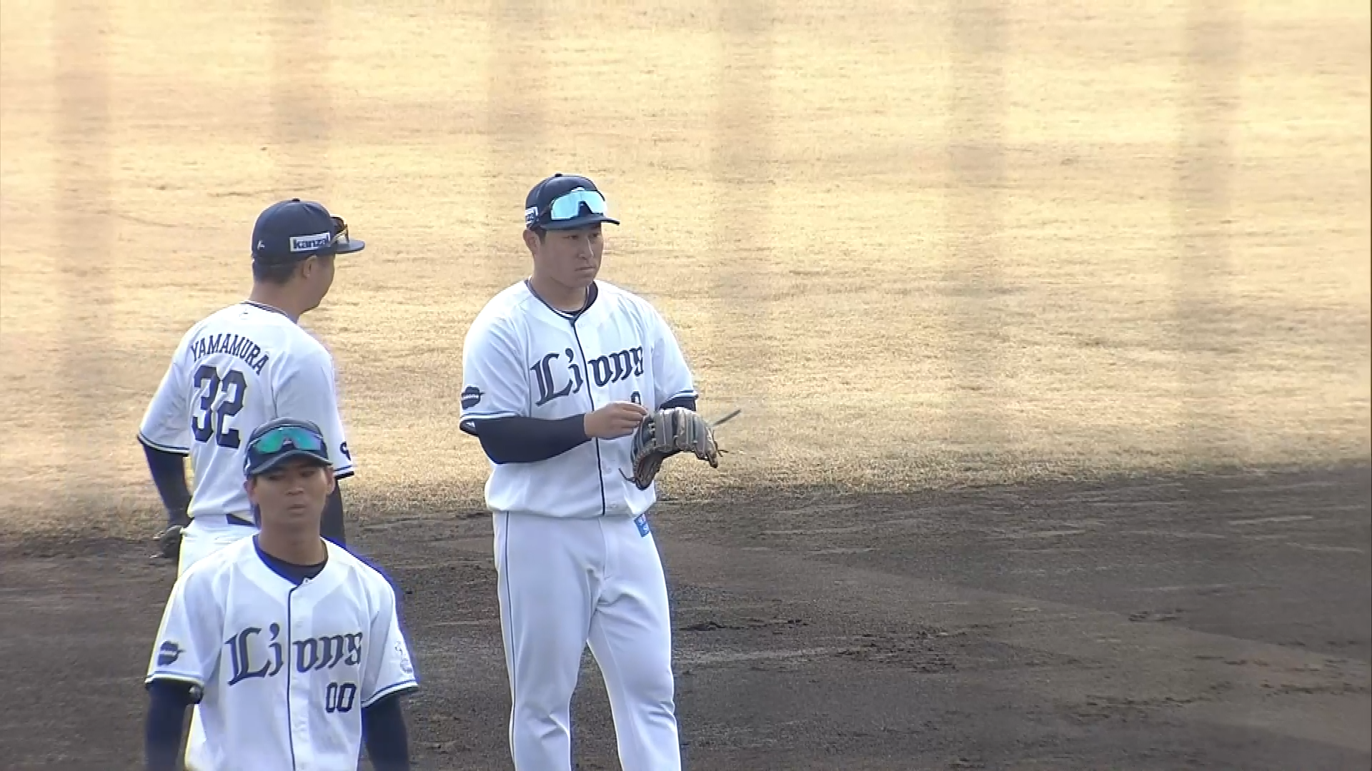 【春季キャンプ】挟殺プレー練習でライオンズ・渡部聖弥が素早い動きを見せる!! 2026年2月10日 埼玉西武ライオンズ