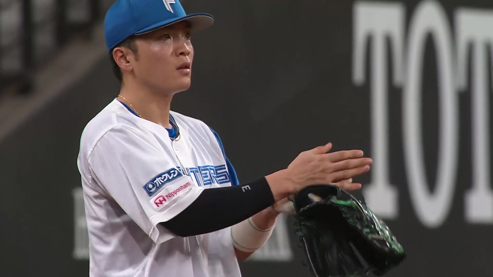 【5回表】球際の強さ!! ファイターズ・郡司裕也 三遊間への鋭い打球を見事に処理する!! 2026年6月12日 北海道日本ハムファイターズ 対 中日ドラゴンズ