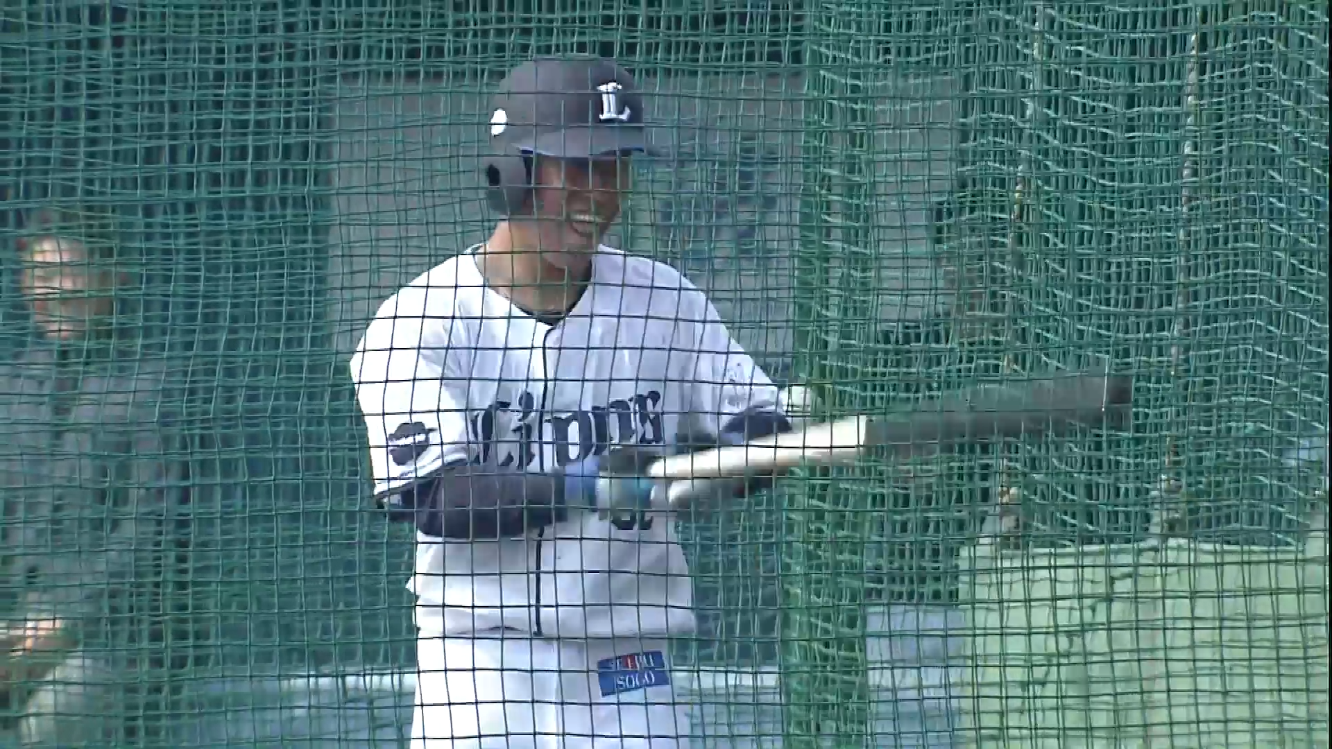 【春季キャンプ】会心の当たりに思わず笑顔!! ライオンズ・滝澤夏央がランチ打撃で柵越え!! 2026年2月7日 埼玉西武ライオンズ