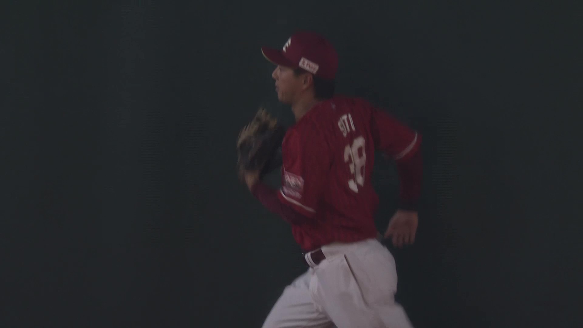 【2回裏】一直線に落下点へ!! イーグルス・佐藤直樹 右中間のフライをランニングキャッチ!! 2026年8月16日 福岡ソフトバンクホークス 対 東北楽天ゴールデンイーグルス