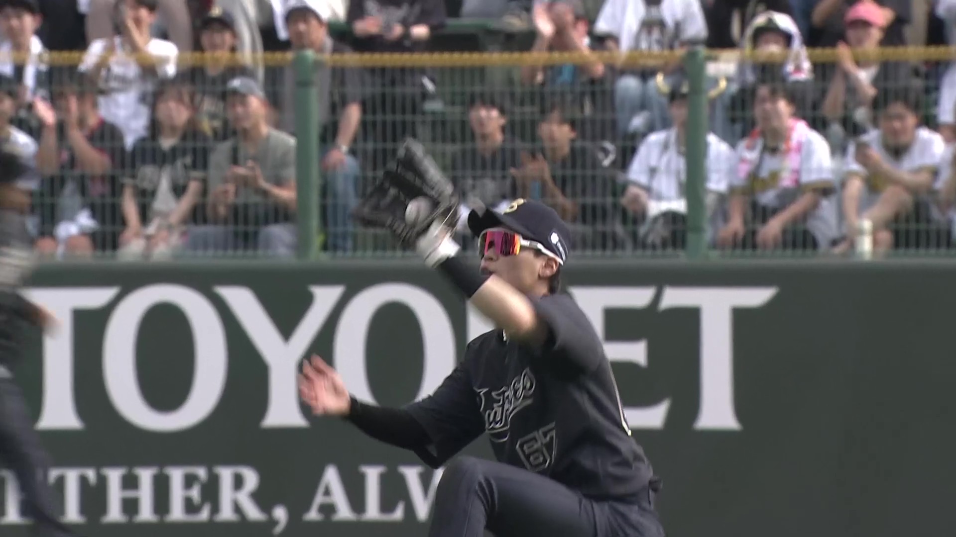 【3回表】見事な守備!! バファローズ・中川圭太 ライト前の打球をスライディングキャッチ!! 2026年6月28日 オリックス・バファローズ 対 東北楽天ゴールデンイーグルス