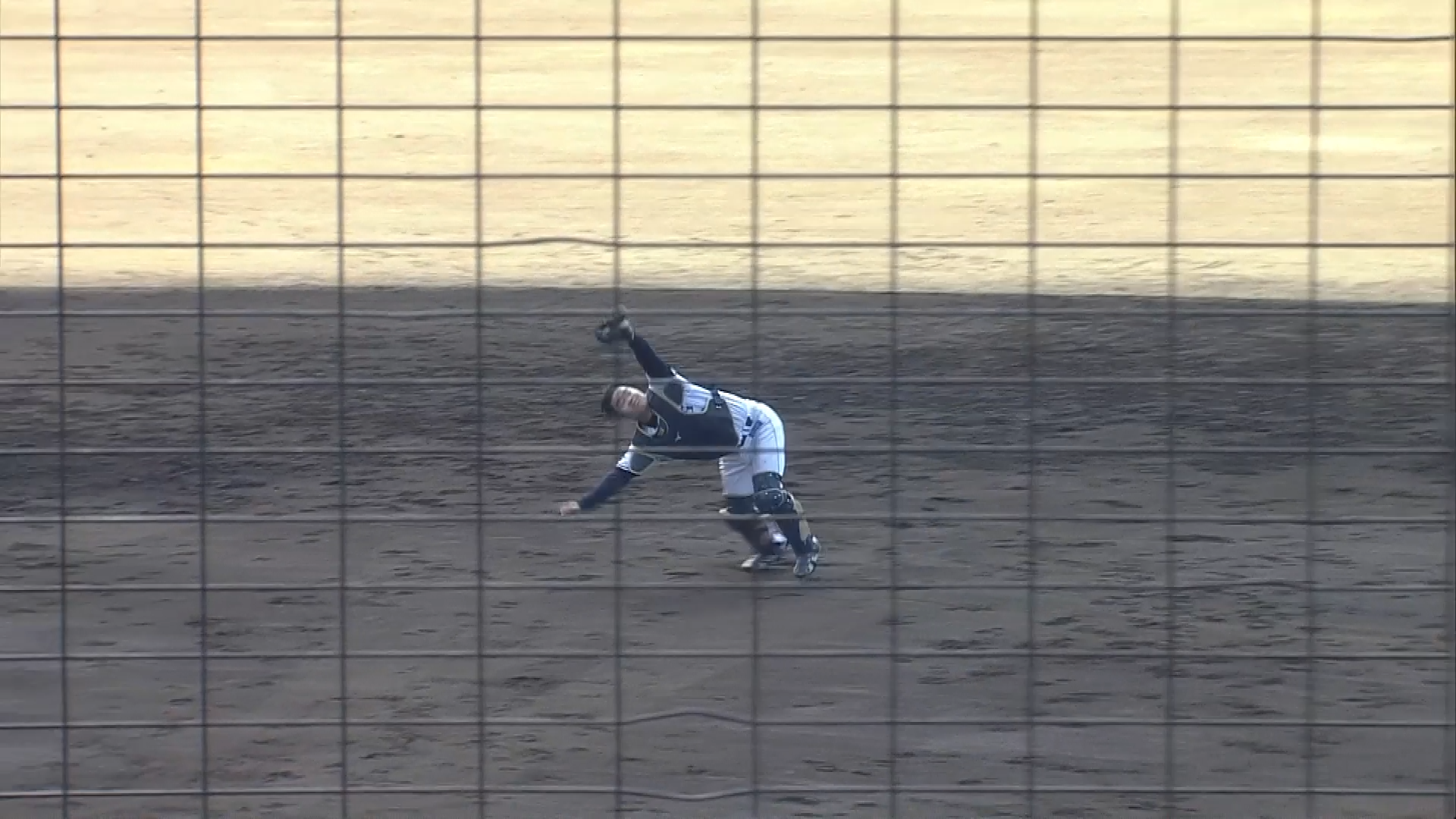 【春季キャンプ】ライオンズ・是澤涼輔が難しい打球を好捕してシートノックを締める!! 2026年2月5日 埼玉西武ライオンズ