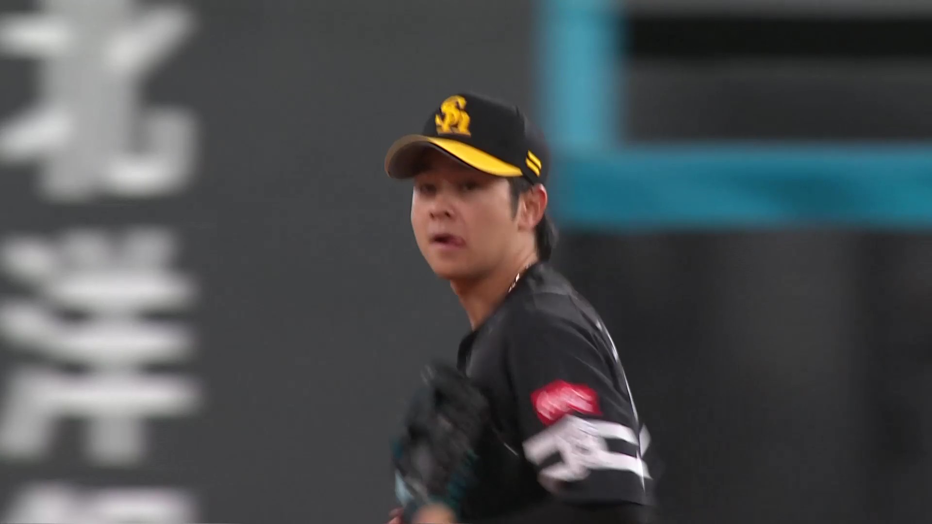【8回裏】超絶反応!! ホークス・川瀬晃 ベースに当たる打球に上手く反応する好プレー!! 2026年6月21日 北海道日本ハムファイターズ 対 福岡ソフトバンクホークス