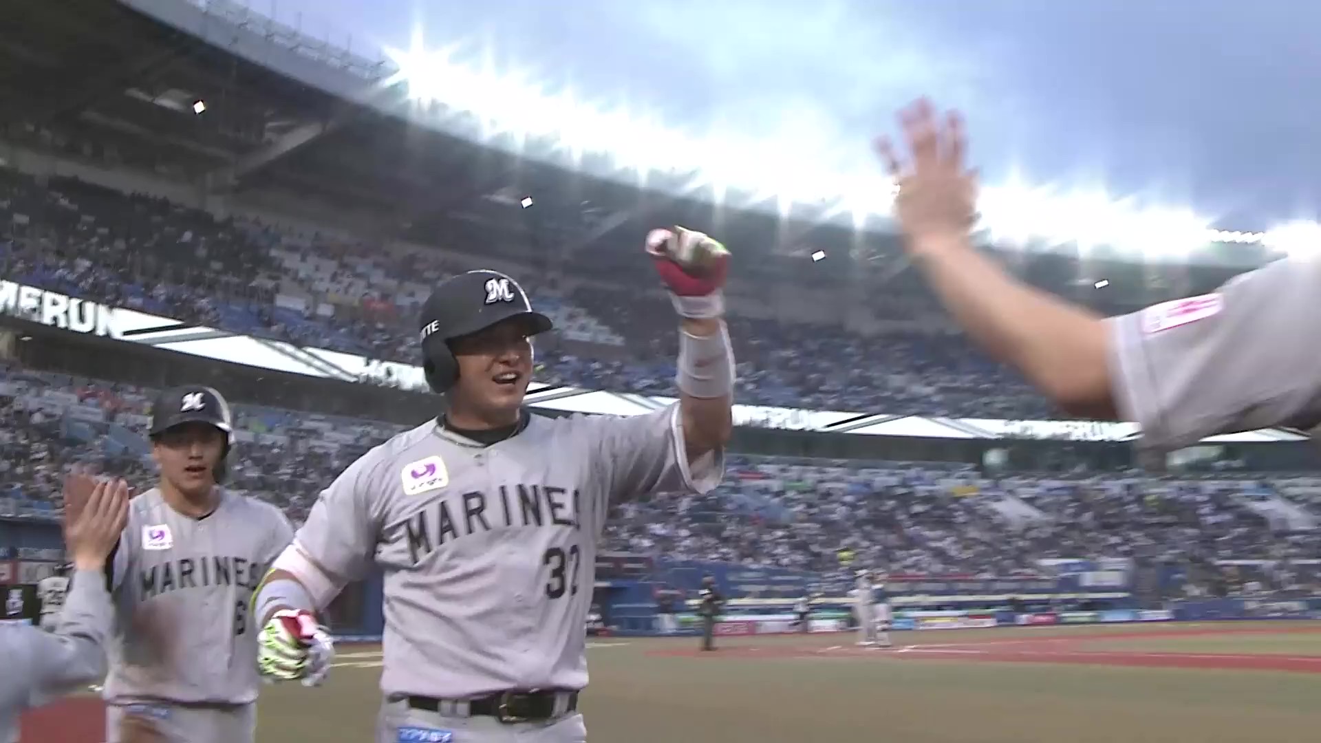 【1回裏】高めを振り抜いた!! マリーンズ・佐藤都志也 ライトへライナーで突き刺さる2ランHR!! 2026年5月14日 千葉ロッテマリーンズ 対 北海道日本ハムファイターズ