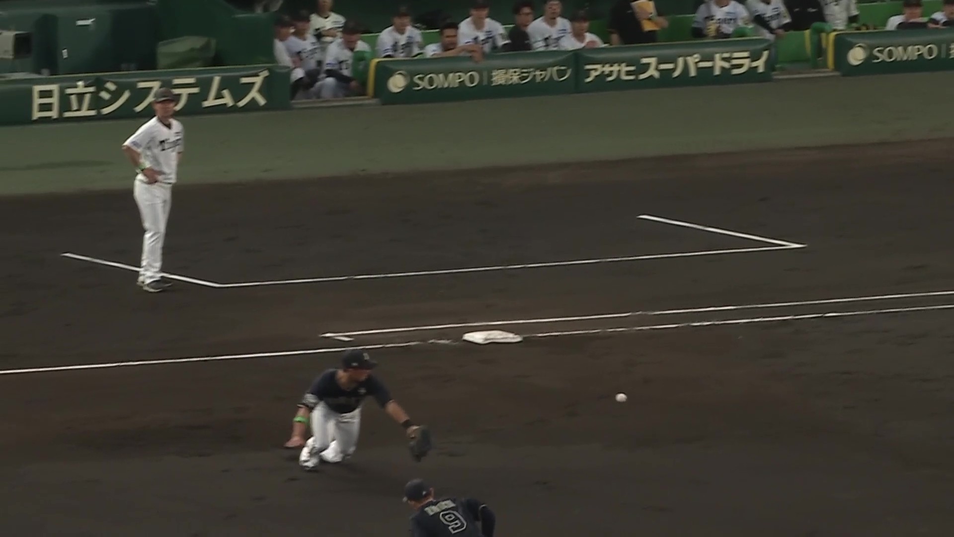【4回裏】飛びついた!! バファローズ・頓宮裕真 ピッチャーを助ける好守を見せる!! 2025年6月6日 阪神タイガース 対 オリックス・バファローズ