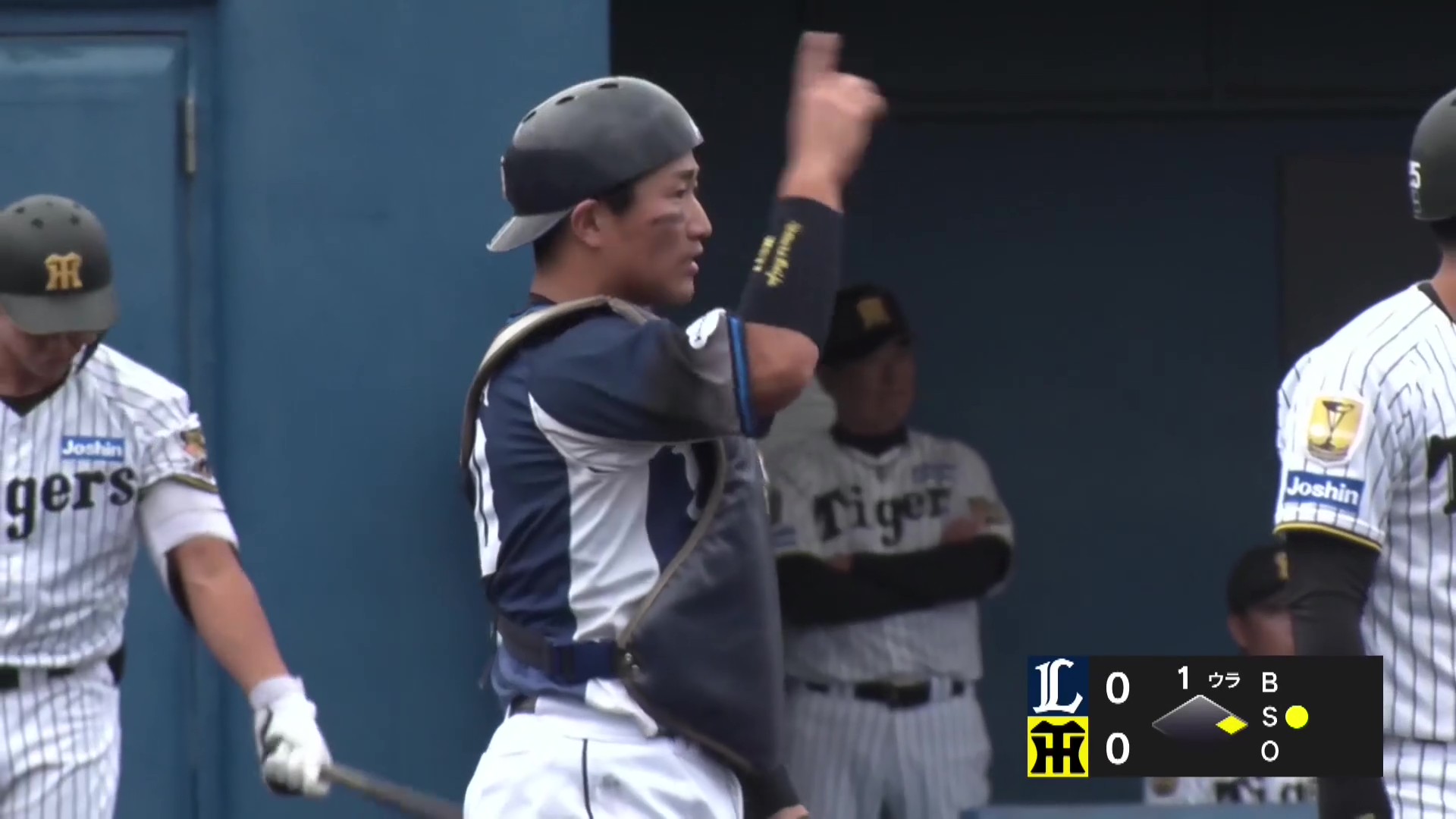 【みやざきPL】頼れる捕手!! ライオンズ・野村大樹 一塁へ鋭い送球で牽制アウトを奪う!! 2026年10月10日 阪神タイガース 対 埼玉西武ライオンズ