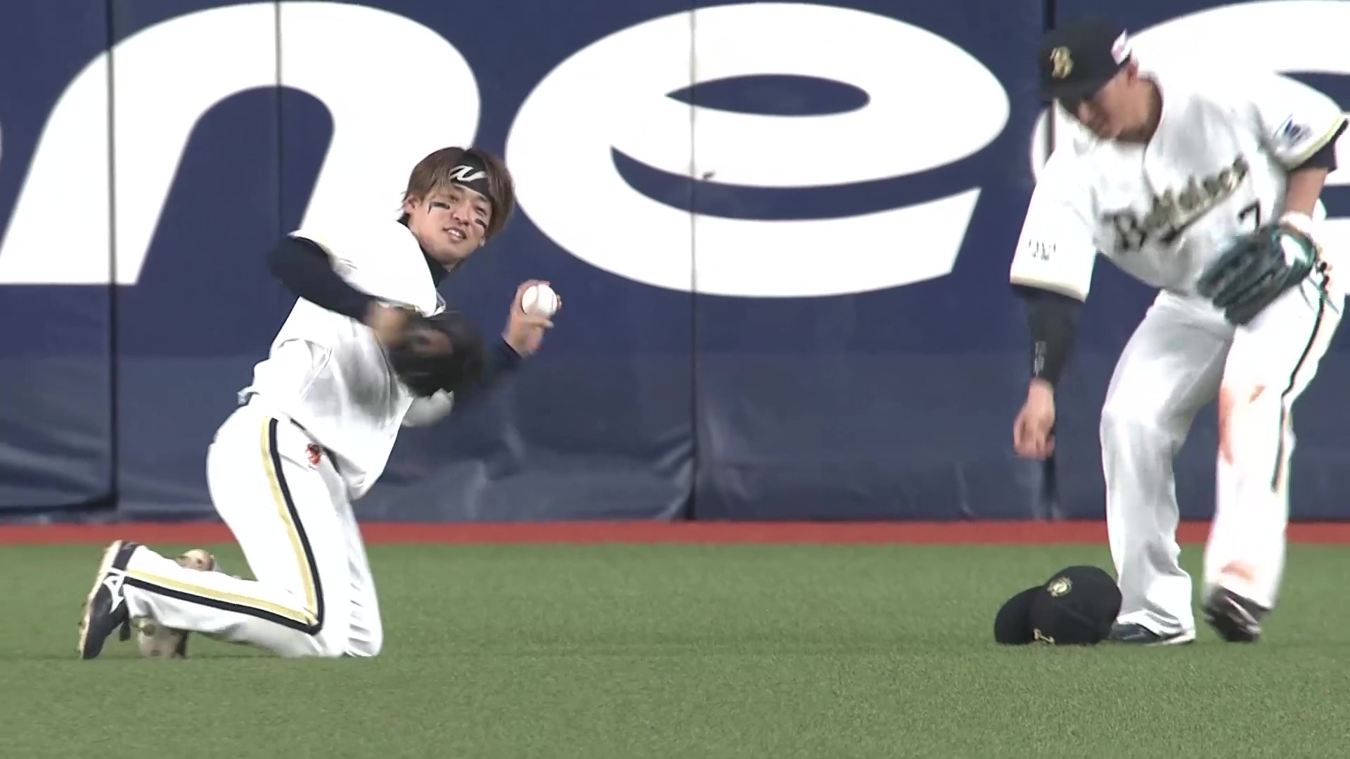【5回表】今日も魅せた!! バファローズ・渡部遼人 左中間への打球をダイビングキャッチ!! 2026年5月19日 オリックス・バファローズ 対 福岡ソフトバンクホークス