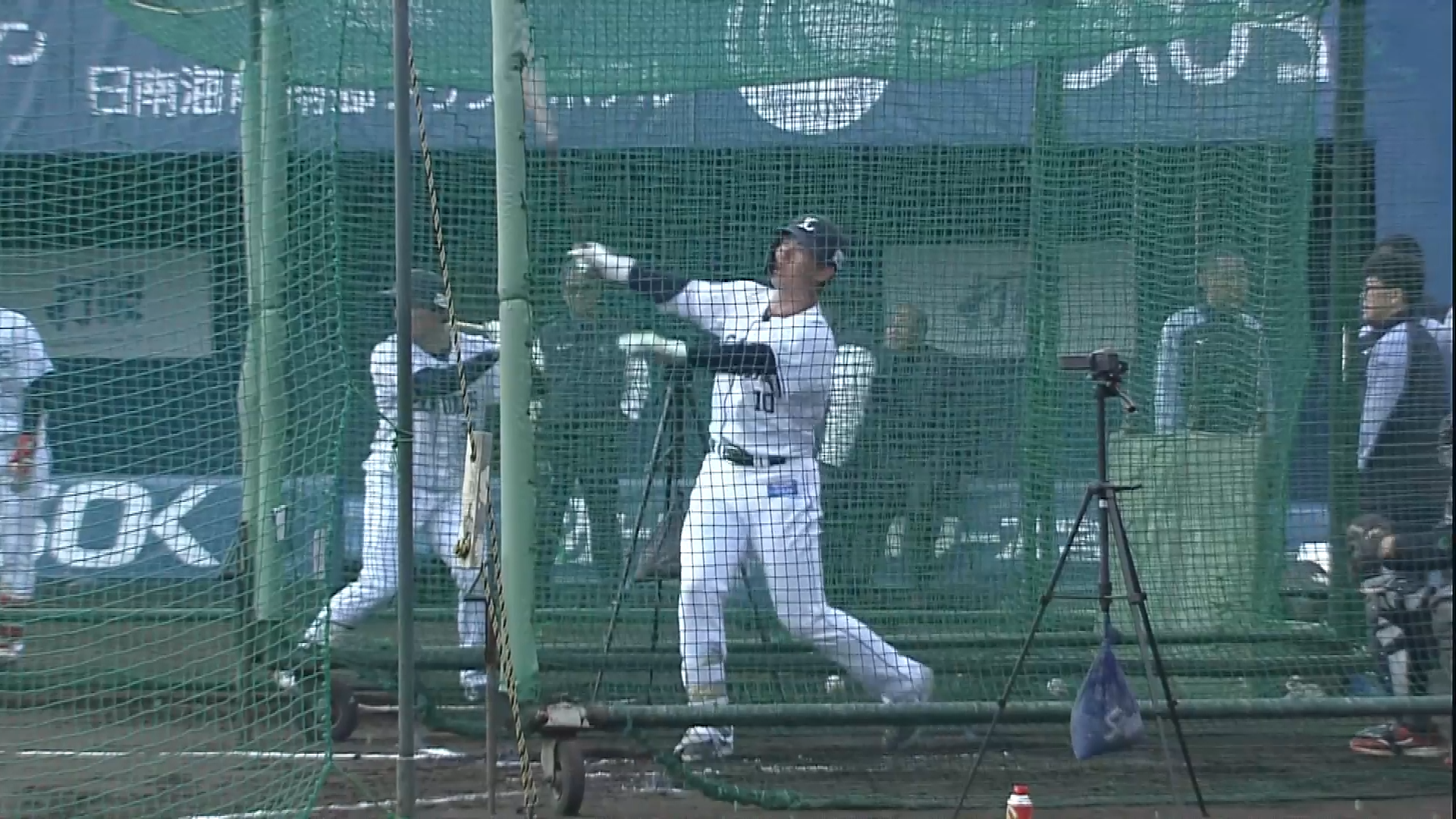 【春季キャンプ】広角に打てる!! ライオンズドラ1ルーキー・小島大河が逆方向への柵越え!! 2026年2月7日 埼玉西武ライオンズ