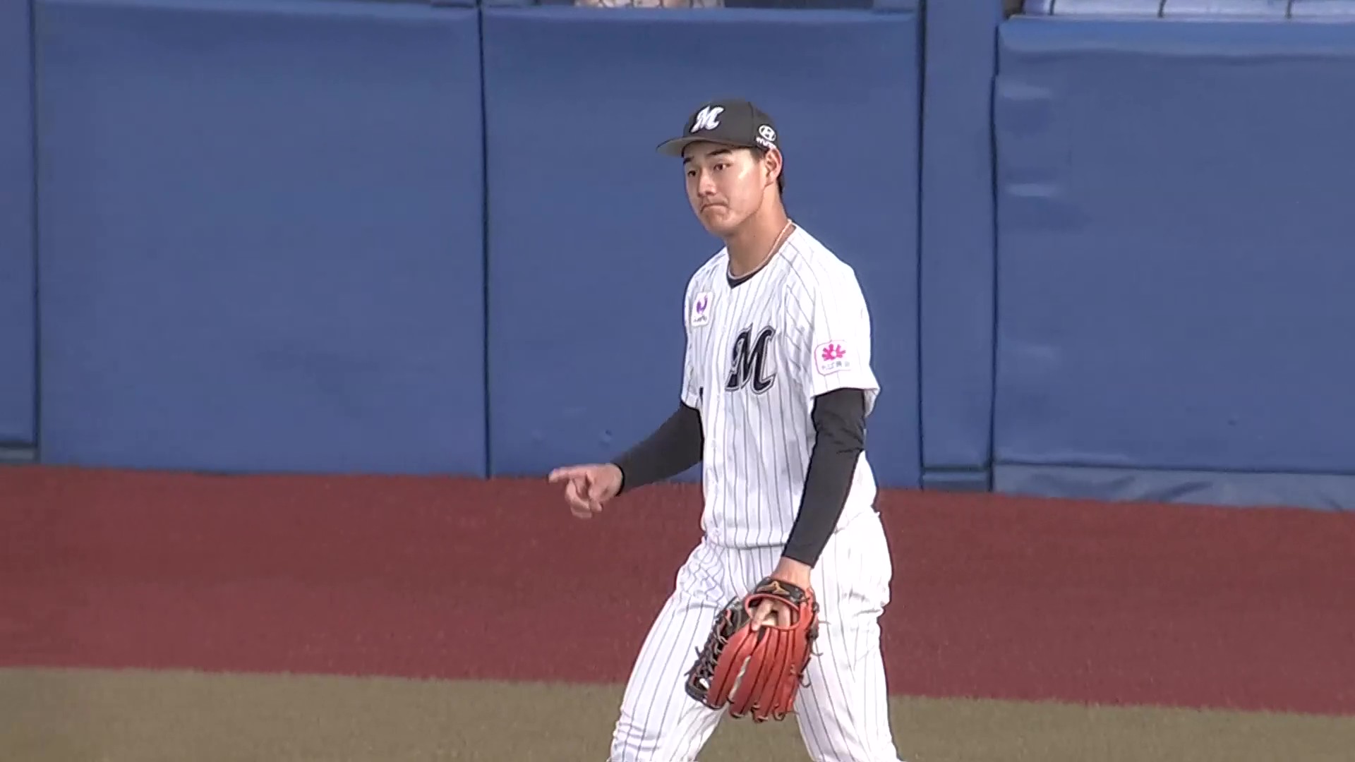 【3回表】守備で魅せる!! マリーンズ・西川史礁 フェンス際の打球をジャンピングキャッチ!! 2026年6月12日 千葉ロッテマリーンズ 対 横浜DeNAベイスターズ