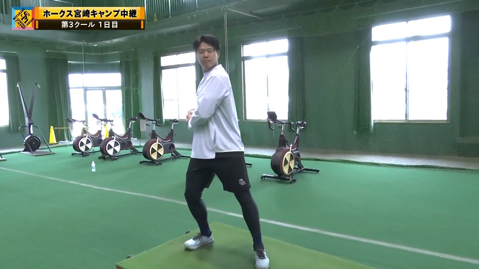 【春季キャンプ】このしぐさはあの新加入投手!? ホークス・上茶谷大河が今日も陽気にトレーニング!! 2026年2月10日 福岡ソフトバンクホークス