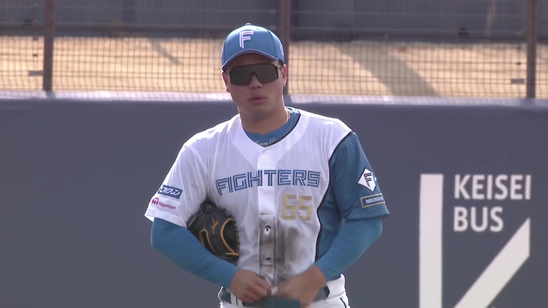 【ファーム】守備で魅せる!! ファイターズ・明瀬諒介 三遊間の強いゴロをダイビングキャッチ!! 2026年3月27日 北海道日本ハムファイターズ 対 読売ジャイアンツ