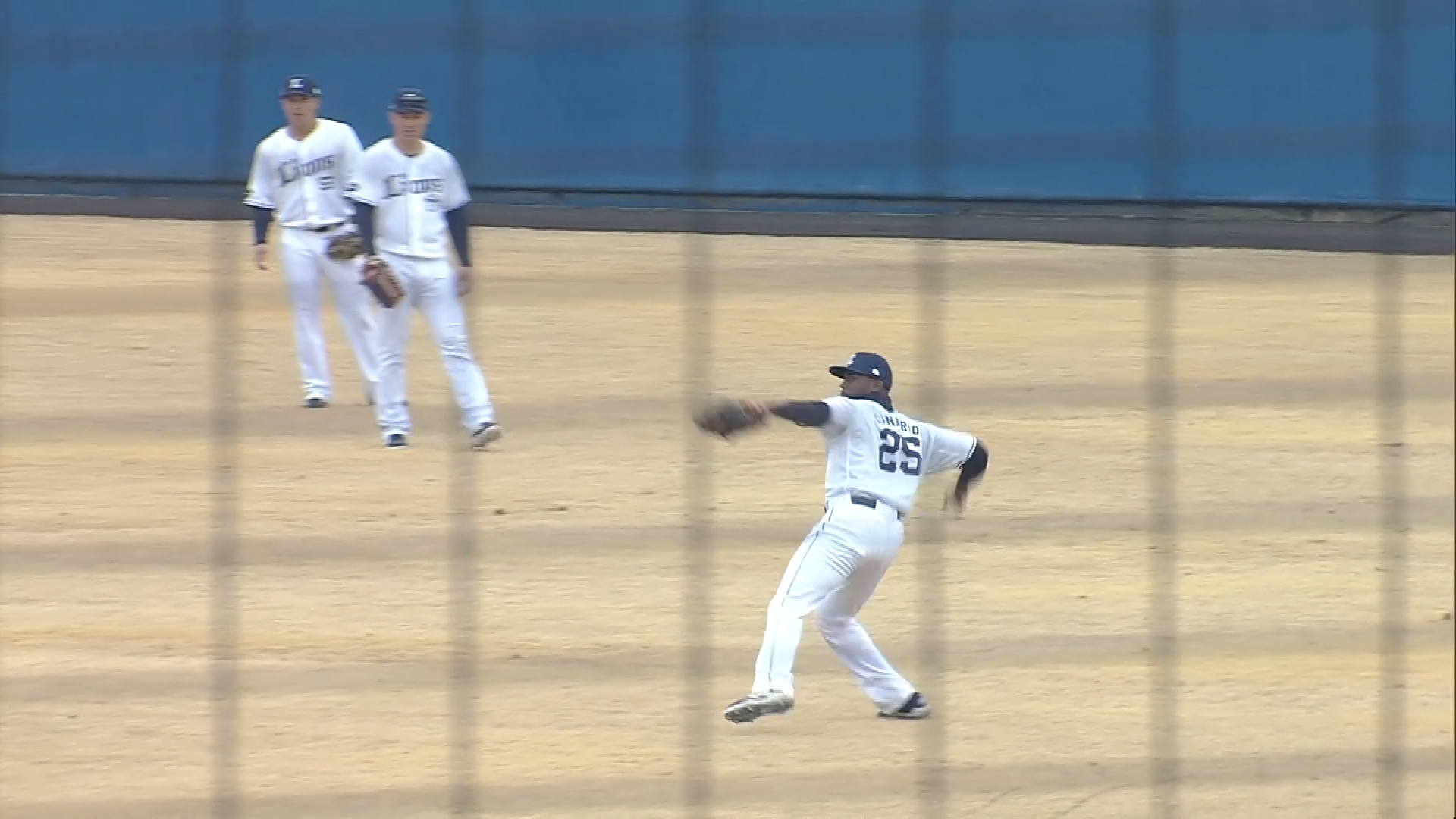 【春季キャンプ】ライオンズ新外国人・カナリオがシートノックで自慢の強肩を披露!! 2026年2月5日 埼玉西武ライオンズ