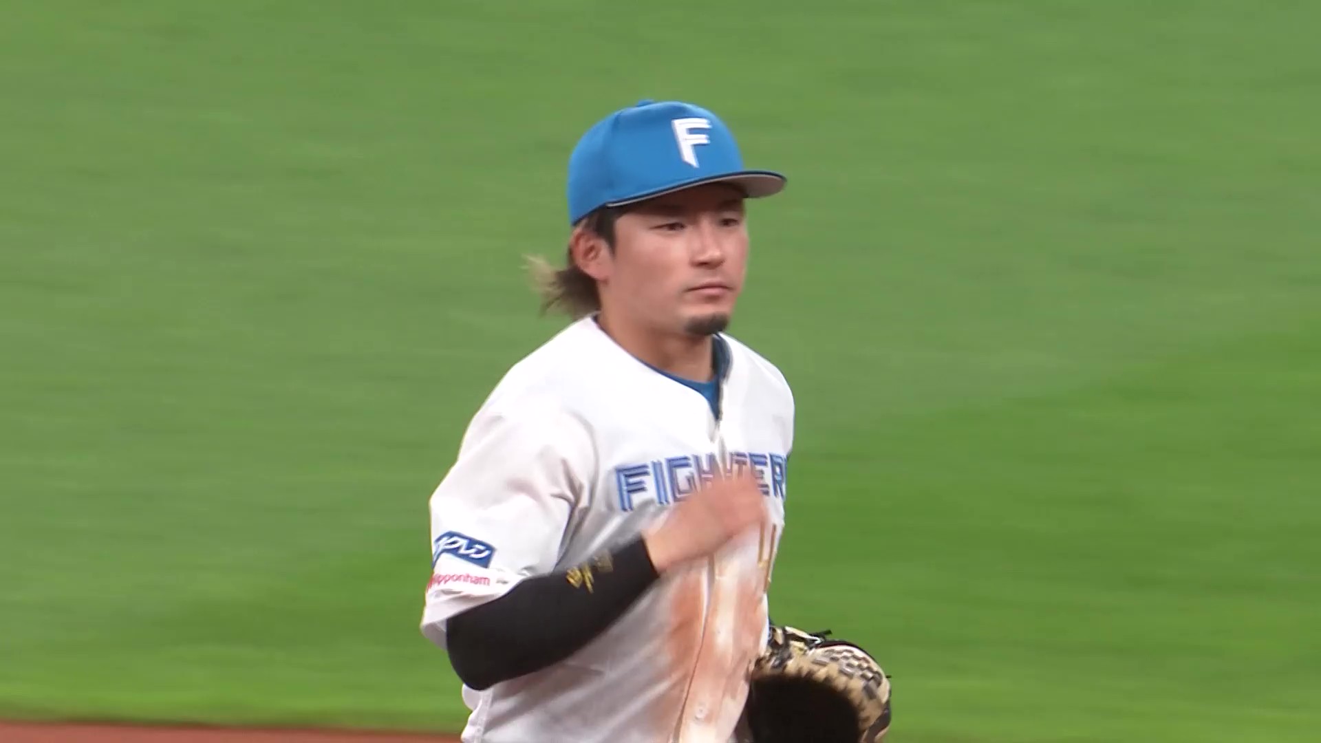 【4回表】ファイターズ・水野達稀 二遊間抜けそうな打球をさばいて追加点を阻止!! 2026年5月29日 北海道日本ハムファイターズ 対 読売ジャイアンツ