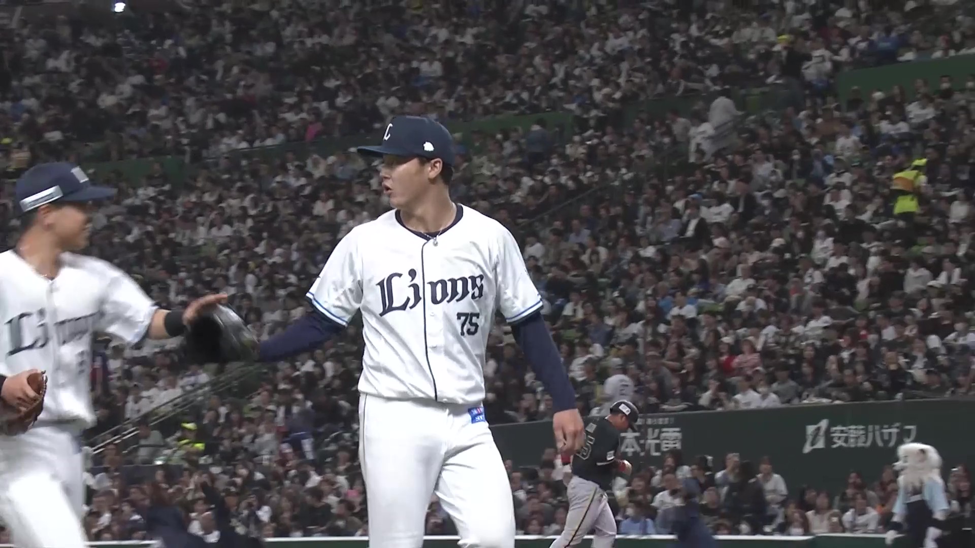 【4回表】見事な連携でアウトを奪う!! ライオンズ・佐藤爽 二塁への牽制でピンチを切り抜ける!! 2026年5月23日 埼玉西武ライオンズ 対 オリックス・バファローズ