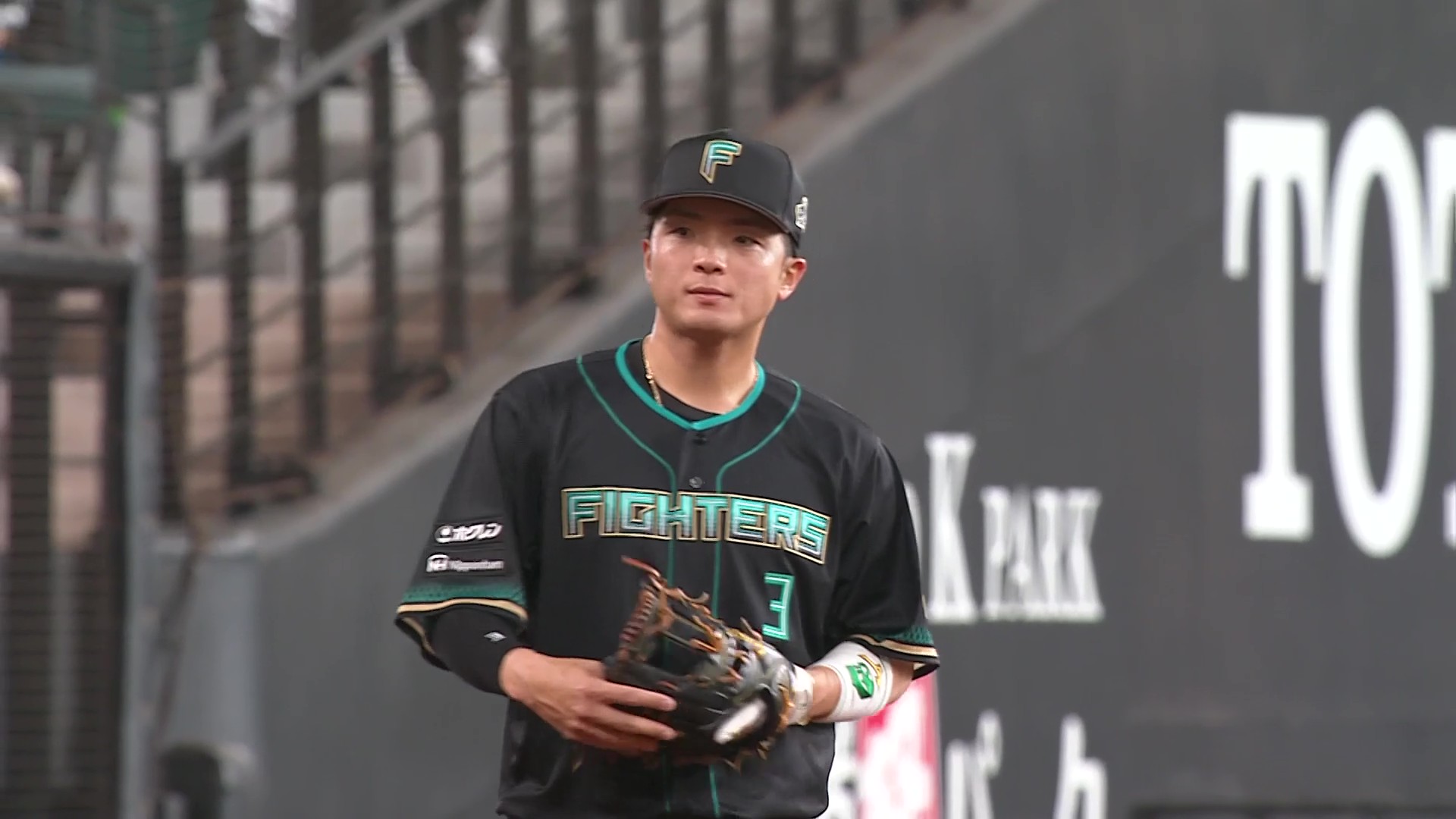 【3回表】ファイターズ・郡司裕也 華麗なジャンピングキャッチでアウトを奪う!! 2026年3月20日 北海道日本ハムファイターズ 対 東京ヤクルトスワローズ