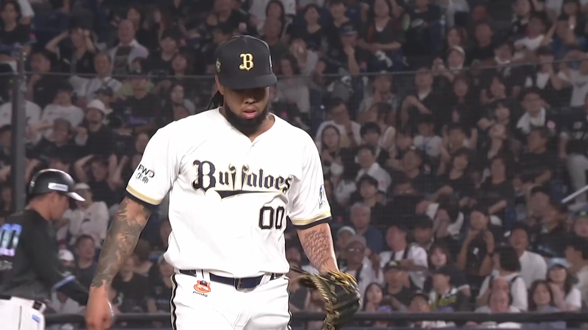 【7回裏】最後はガッツポーズ!! バファローズ・エスピノーザ 7回2失点の好投で今季8勝目!! 2026年7月12日 千葉ロッテマリーンズ 対 オリックス・バファローズ