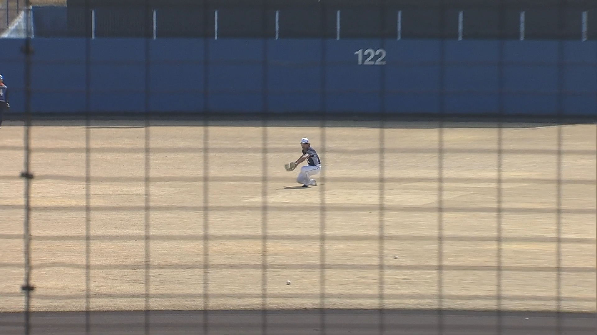 【春季キャンプ】ライオンズ・西川愛也 バッティング練習の打球を華麗にスライディングキャッチ!! 2026年2月23日 埼玉西武ライオンズ