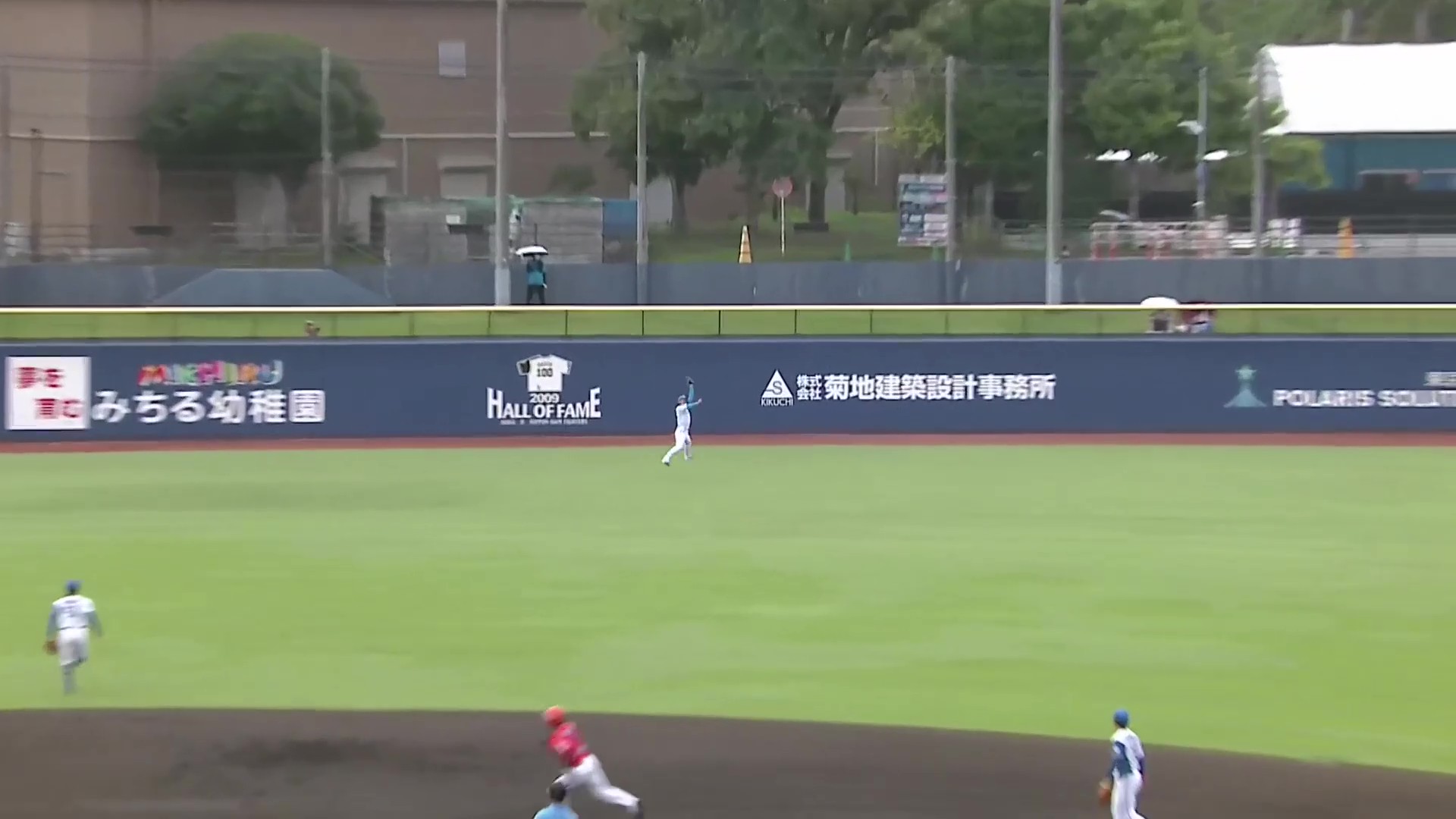 【ファーム】ファイターズ・西川遥輝 レフトの頭上を越えそうな打球をジャンピングキャッチ!! 2026年8月26日 北海道日本ハムファイターズ 対 オイシックス新潟アルビレックスBC